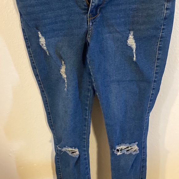 Jeans - Picture 2 of 5